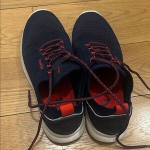 kangaROOS Men's Sneakers in Navy and Red
